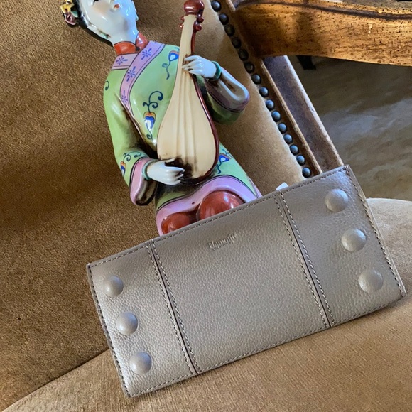 The ultimate answer to the question in a Hammitt wallet in cloudy